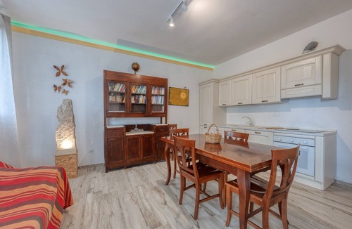 Lizzanello Apartment | Apartment 'Anghelos - Cagginara' with Shared Terrace, Air Conditioning, Garden & Barbecue