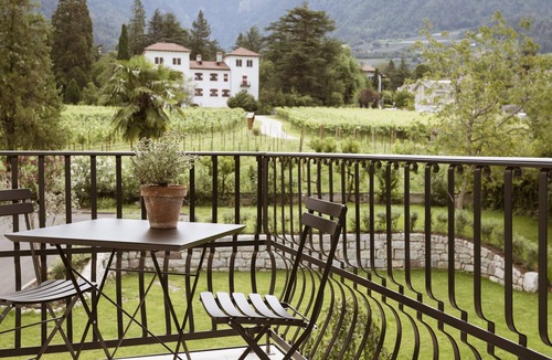 Merano Apartment | Apartment 'Ansitz Layshof Apt Hauskapelle' with Mountain View, Shared Garden and Wi-Fi