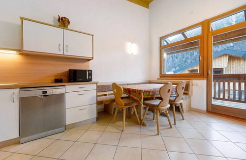 San Vigilio Apartment | Apartment 'Antersi Robbi' with Mountain View, Shared Garden and Wi-Fi