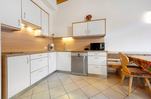 San Vigilio Apartment | Apartment 'Antersi Robbi' with Mountain View, Shared Garden and Wi-Fi