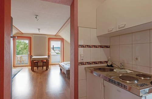 Obersulm Apartment | Apartment 'Apfelbaum' with Balcony and Wi-Fi