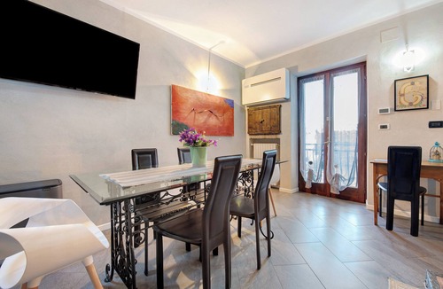 Moniga del Garda Apartment | Apartment 'Appartamento Piccolo Principe' with Balcony, Wi-Fi and Air Conditioning