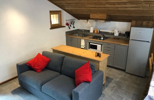 Cogne House | Apartment 'Appartamento 3' with Balcony and Wi-Fi