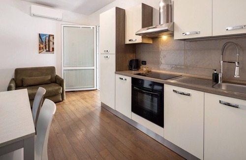 Caorle Apartment | Apartment 'Appartamento Bettin' with Private Terrace, Wi-Fi and Air Conditioning