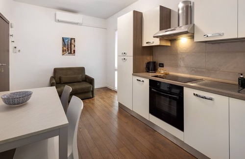 Caorle Apartment | Apartment 'Appartamento Bettin' with Private Terrace, Wi-Fi and Air Conditioning