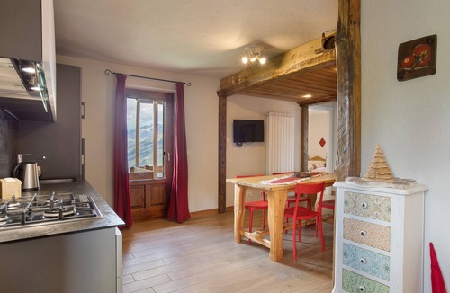 Gressan Apartment | Apartment 'Appartamento Pila Vacanze' with Mountain View, Shared Garden and Wi-Fi