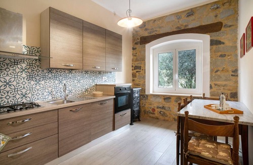 Sanremo Apartment | Apartment 'Appartamento In Villa La Baronessa' with Private Garden and Wi-Fi