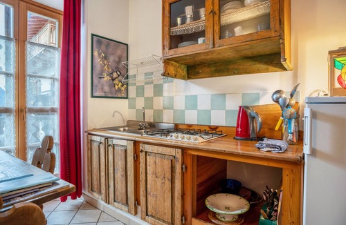 Caldes Apartment | Apartment 'Appartamento Moti' with Mountain View, Shared Garden and Balcony