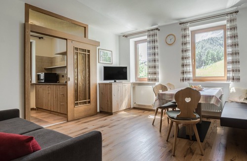 Livinallongo del Col di Lana Apartment | Apartment 'Appartamento Sass Bece' with Private Garden and Wi-Fi