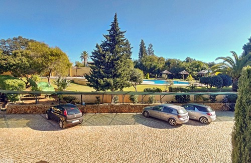 Monte Raposo Apartment | Apartment 'Arrancada 14' with Mountain View, Wi-Fi and Air Conditioning