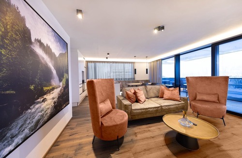 Muhlbach im Pinzgau Apartment | Apartment in Bramberg with Mountain Views