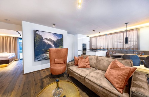 Muhlbach im Pinzgau Apartment | Apartment in Bramberg with Mountain Views