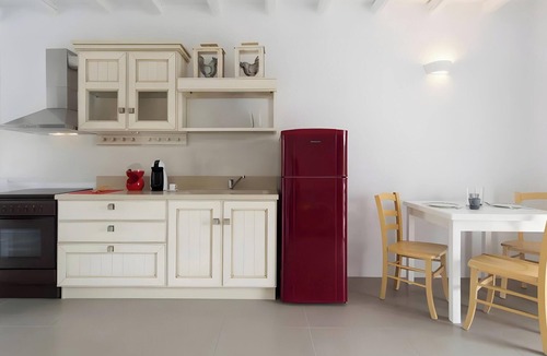 Psathi House | Apartment at 'Echinousa Kimolos Maisonette no3' Hotel with Sea View, Wi-Fi, and Air Conditioning