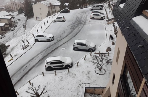 Les Angles Apartment | Apartment at the foot of the slopes with lake view