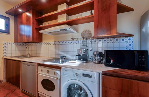 Lecce Apartment | Apartment 'Attico' with Shared Pool, Wi-Fi and Air Conditioning
