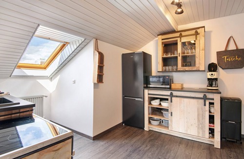 Roding Apartment | Apartment 'Auenwald' with Balcony and Wi-Fi
