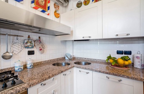 Corniglia Apartment | Apartment "Aurora" with Terrace and Wi-Fi
