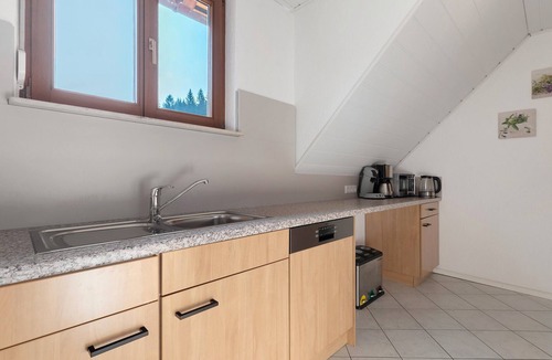 Kappelrodeck Apartment | Apartment 'B, 4 Sterne' with Mountain View, Shared Garden and Wi-Fi