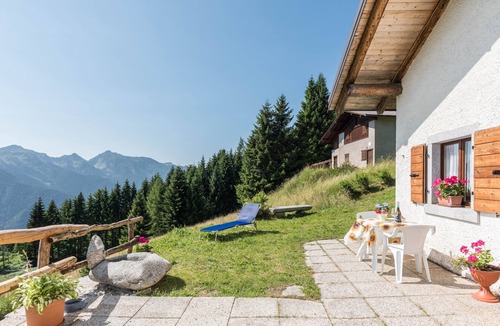 Roncone Apartment | Apartment "Baita Località Cap" with Garden & Mountain View