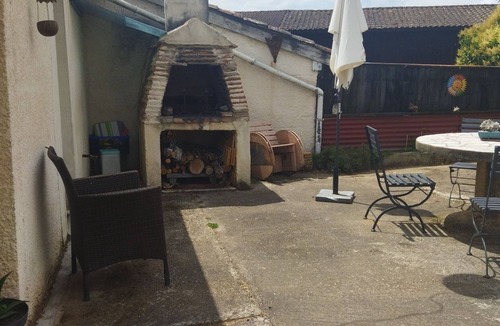 Lamothe-Landerron Apartment | Apartment, bathroom, fitted kitchen, enclosed garden, secure parking