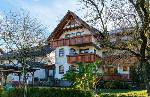 Oberharmersbach Apartment | Apartment 'Bauernstüble' with Shared Terrace, Shared Garden and Wi-Fi