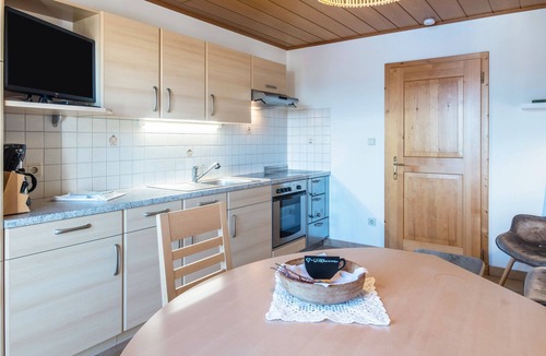 San Genesio Atesino Apartment | Apartment 'Beckenbinder Schlern' with Garden, Wi-Fi & Mountain View