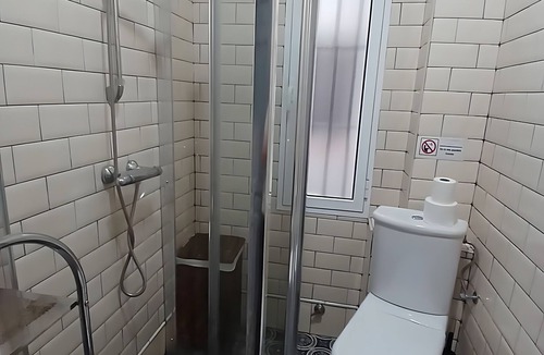 San Gil Apartment | Apartment 'Becquer 21' with Wi-Fi and Air Conditioning