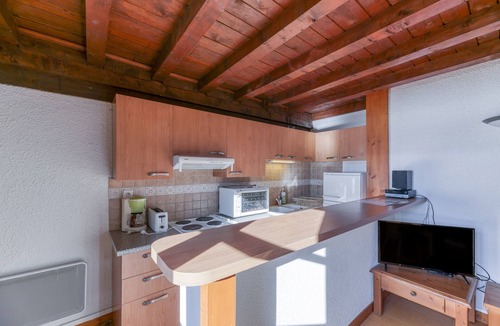 Villard-Reculas Apartment | Apartment 'Bercail 5 Appt Plein Sud 3 Étoiles' with Mountain View and Balcony