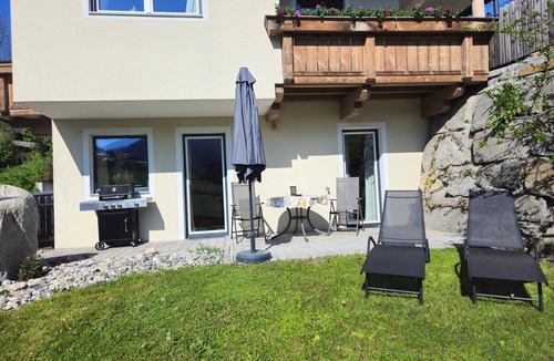 Muhlthal Apartment | Apartment 'Bergschatz' with Mountain View, Private Terrace and Wi-Fi