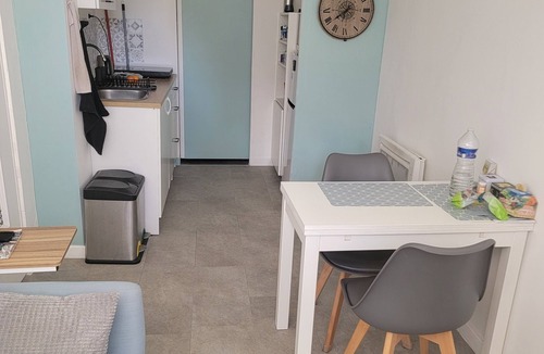 Magny-les-Hameaux Apartment | Apartment between town and country