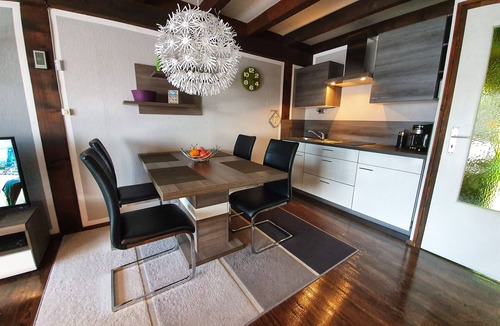 Vorauf Apartment | Apartment between Chiemsee & Salzburg in the foothills of the Alps *WLAN, Thermomix, balcony, view*