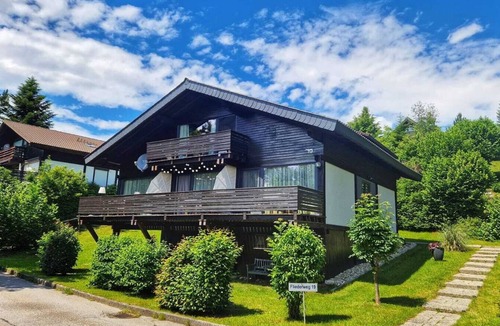 Vorauf Apartment | Apartment between Chiemsee & Salzburg in the foothills of the Alps *WLAN, Thermomix, balcony, view*