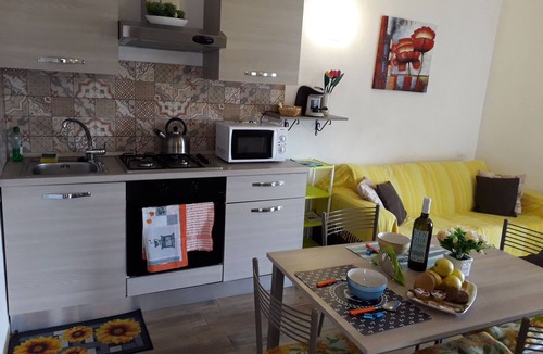 La Spezia Apartment | Apartment between lemon and olive trees with sea view CITRA code 011015-LT-0925