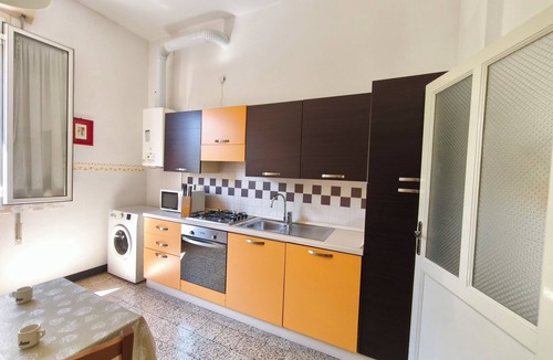 Bolognina Apartment | Apartment between trade&city center. Big terrace and fast internet connection