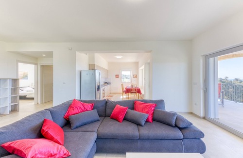 Fontanelle Apartment | Apartment 'Bianca' with Sea View, Wi-Fi and Air Conditioning