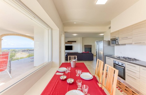Fontanelle Apartment | Apartment 'Bianca' with Sea View, Wi-Fi and Air Conditioning