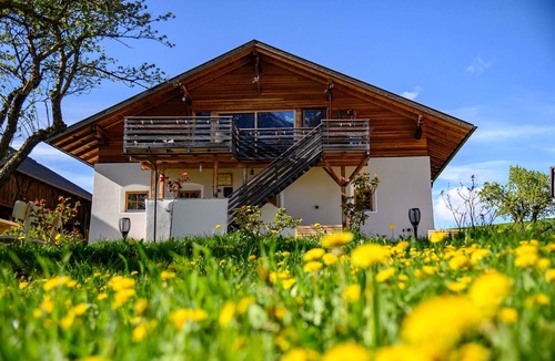 Siusi Apartment | Apartment 'Biohof Oberzonn Labe' with Mountain View, Shared Garden and Wi-Fi