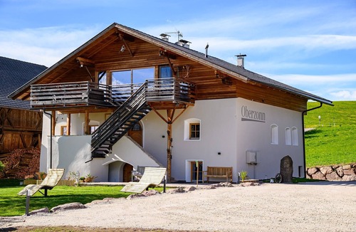 Siusi Apartment | Apartment 'Biohof Oberzonn Labe' with Mountain View, Shared Garden and Wi-Fi