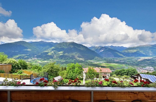 Sluderno Apartment | Apartment "Birkenhof - Wohnung Ortler" with Mountain View, Balcony & Wi-Fi
