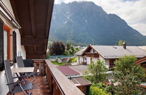 Mittenwald Apartment | Apartment 'Brunnsteinnest' with Mountain View, Balcony and Wi-Fi