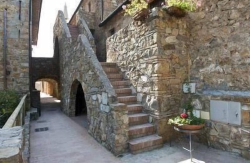 Casalappi Apartment | Apartment Comfort 1st Floor in Campiglia Marittima