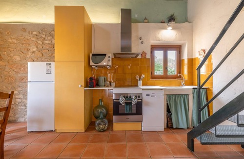 Pira House | Apartment 'Cal Capdevila Verd' with Mountain View, Wi-Fi and Air Conditioning