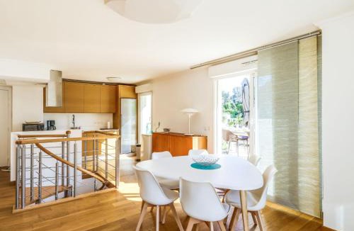 Cavalaire-sur-Mer Apartment | Apartment Cap Marine-3 by Interhome