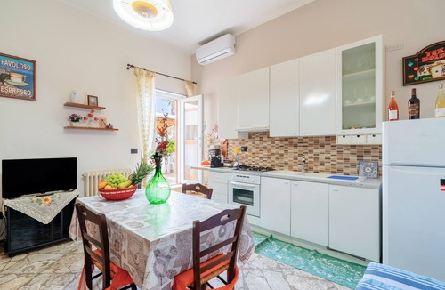 Giuggianello Apartment | Apartment 'Casa Aurora Luxury' with Shared Pool, Wi-Fi and Air Conditioning