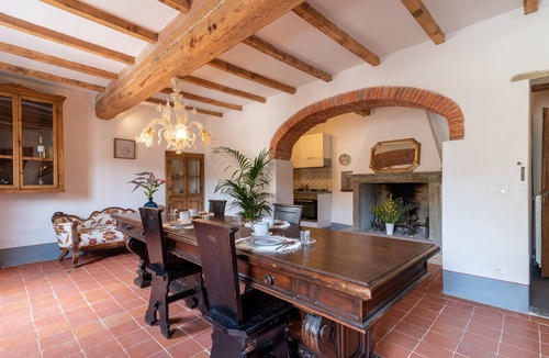 Badia Agnano Apartment | Apartment 'Casa Biffoli'