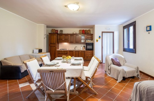Nardo Apartment | Apartment 'Casa Cenate Due' with Private Terrace, Wi-Fi and Air Conditioning