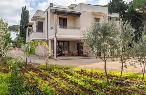 Nardo Apartment | Apartment 'Casa Cenate' with Private Terrace, Wi-Fi and Air Conditioning