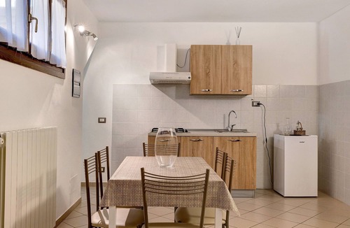 Gorra Apartment | Apartment 'Casa Chicken - Mare, Monti E Bikers' with Mountain View, Shared Pool and Wi-Fi