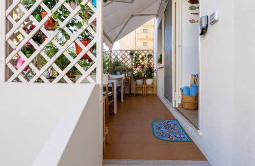 La Pietraia Apartment | Apartment 'Casa Cordemar Alghero' with Private Terrace, Wi-Fi and Air Conditioning