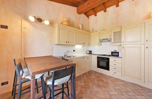Pozzolengo Apartment | Apartment 'Casa Dolca La Torre' with Lake View, Wi-Fi and Air Conditioning